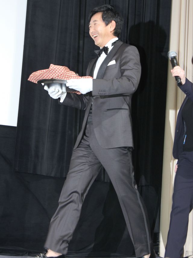 石田純一が執事スタイル披露！　フォトギャラリー（4枚目）