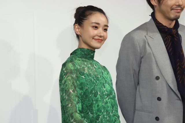 夫婦役の柄本佑＆黒木華！『先生、私の隣に座っていただけませんか？』完成報告会（5枚目）