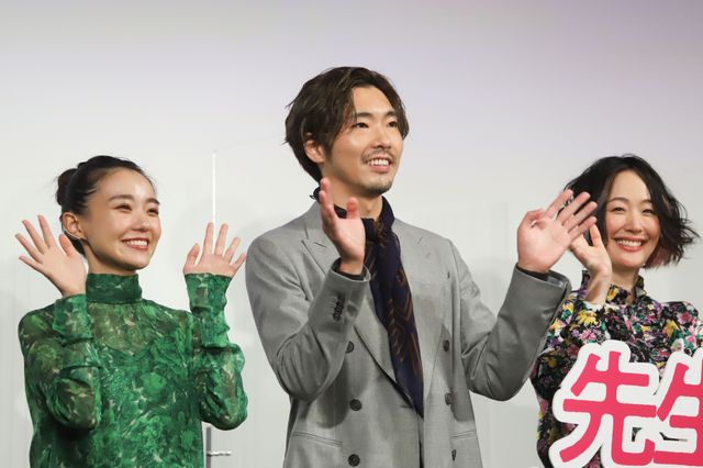 夫婦役の柄本佑＆黒木華！『先生、私の隣に座っていただけませんか？』完成報告会（9枚目）