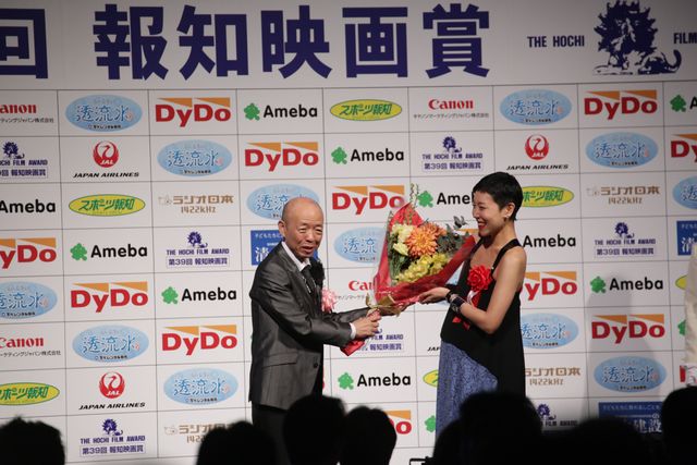 EXILEのHIROが三代目JSB登坂広臣を祝福！第39回報知映画賞フォトギャラリー（4枚目）