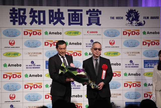 EXILEのHIROが三代目JSB登坂広臣を祝福！第39回報知映画賞フォトギャラリー（5枚目）