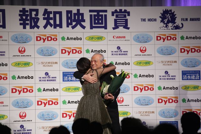 EXILEのHIROが三代目JSB登坂広臣を祝福！第39回報知映画賞フォトギャラリー（8枚目）