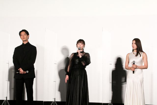 土屋太鳳＆福原遥ら声優キャストが集結！『アイの歌声を聴かせて』公開初日舞台あいさつ（14枚目）