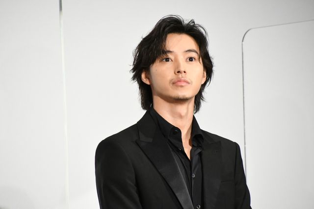 山崎賢人が見たいのは映画の未来！『夏への扉　－キミのいる未来へ－』初日舞台あいさつ（3枚目）