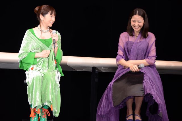 美女たちのほほ笑み！長澤まさみ＆斉藤由貴＆三谷幸喜フォトギャラリー：フォトギャラリー