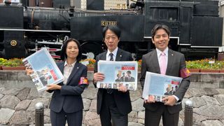 「相棒」トリオ・ザ・捜一、新橋駅で号外2000枚を手渡し配布　薫→尊へ相棒交代に現場騒然