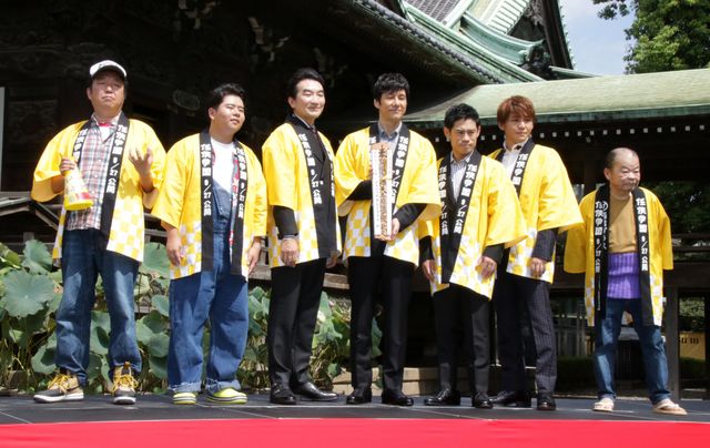 西島秀俊、柴又帝釈天でヒット祈願！『任侠学園』キャストがお揃いの法被で登場（9枚目）