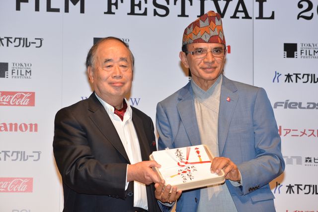 岡田准一、阿部寛、尾野真千子…日本映画初、エベレスト5000メートル超での撮影に挑んだ俳優陣に感謝！　画像ギャラリー（7枚目）