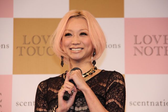 倖田來未、登場！「LOVE NOTE」「LOVE TOUCH」発表会フォトギャラリー（3枚目）