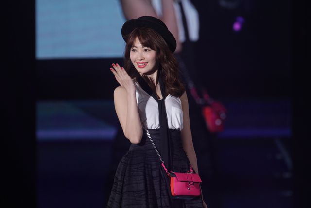 高橋みなみ、AKB48卒業後初仕事で小嶋陽菜と共演！　画像ギャラリー（7枚目）