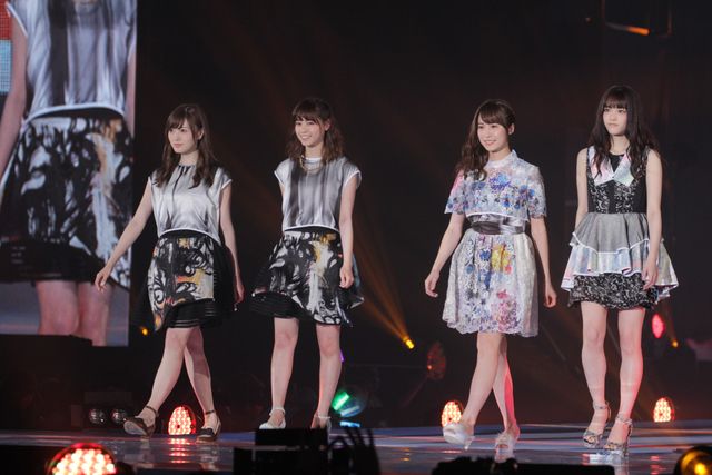 高橋みなみ、AKB48卒業後初仕事で小嶋陽菜と共演！　画像ギャラリー（11枚目）