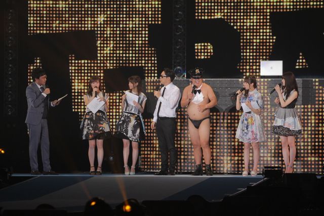 高橋みなみ、AKB48卒業後初仕事で小嶋陽菜と共演！　画像ギャラリー（15枚目）