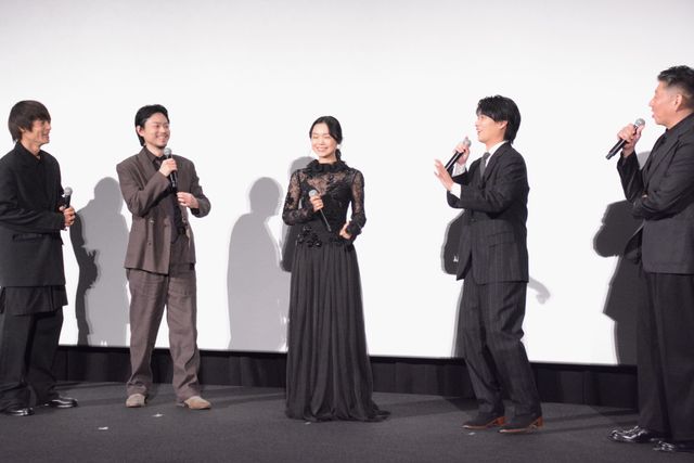 菅田将暉、ヒゲ姿で登場！黒沢清監督『Cloud クラウド』ジャパンプレミア（3枚目）