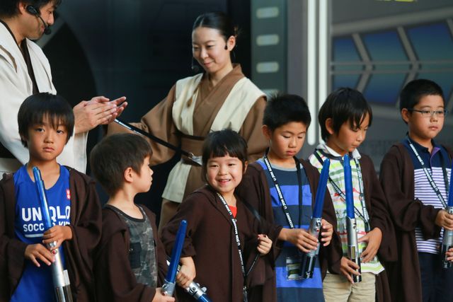 ダース・ベイダーと対決！　ジェダイ騎士にあこがれる子どもたちがライトセーバーを特訓！　画像ギャラリー（17枚目）