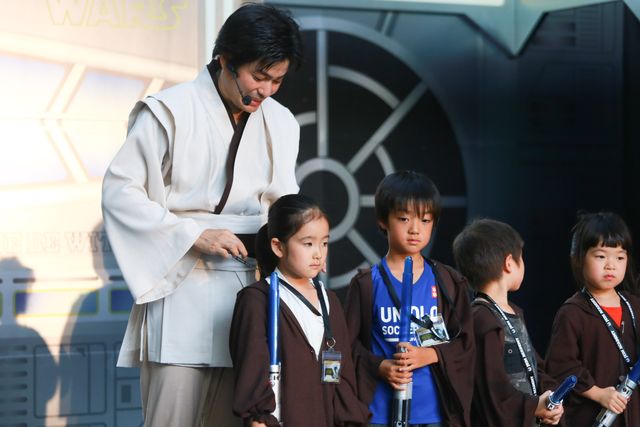 ダース・ベイダーと対決！　ジェダイ騎士にあこがれる子どもたちがライトセーバーを特訓！　画像ギャラリー（18枚目）