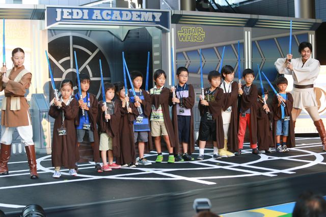 ダース・ベイダーと対決！　ジェダイ騎士にあこがれる子どもたちがライトセーバーを特訓！　画像ギャラリー（19枚目）