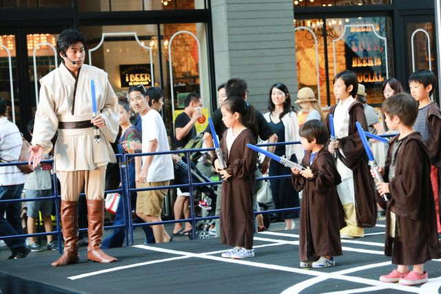 ダース・ベイダーと対決！　ジェダイ騎士にあこがれる子どもたちがライトセーバーを特訓！　画像ギャラリー（21枚目）