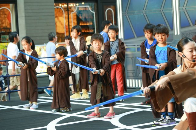 ダース・ベイダーと対決！　ジェダイ騎士にあこがれる子どもたちがライトセーバーを特訓！　画像ギャラリー（24枚目）