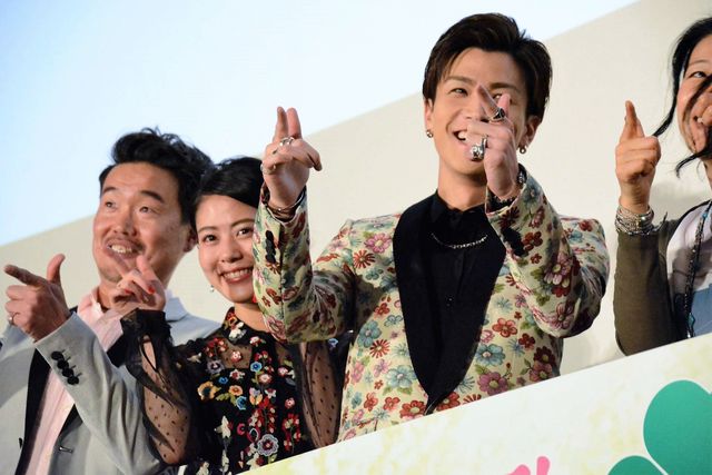 三代目JSB岩田＆高畑充希、超笑顔！『植物図鑑　運命の恋、ひろいました』初日舞台あいさつフォトギャラリー：フォトギャラリー