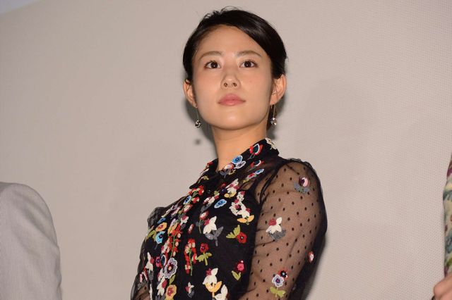 三代目JSB岩田＆高畑充希、超笑顔！『植物図鑑　運命の恋、ひろいました』初日舞台あいさつフォトギャラリー（11枚目）