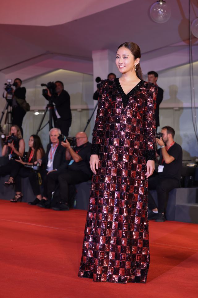 木村文乃、レッドカーペットに登場！ベネチア映画祭の様子（2枚目）
