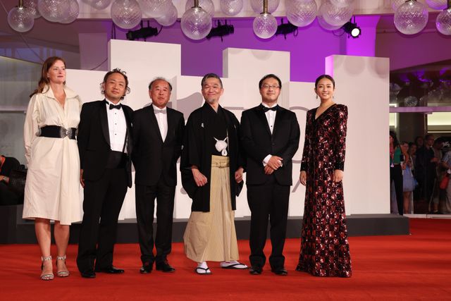 木村文乃、レッドカーペットに登場！ベネチア映画祭の様子（11枚目）