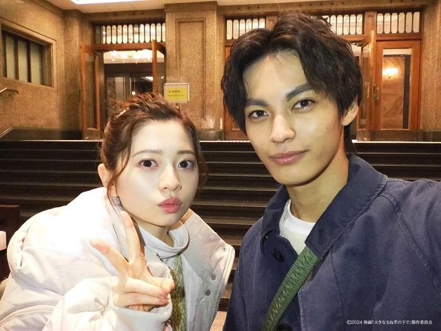 神尾楓珠＆桜田ひより『大きな玉ねぎの下で』豪華オフショット！（3枚目）