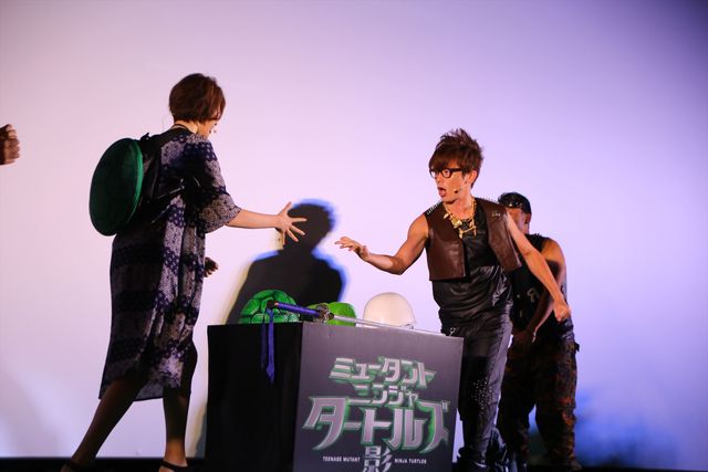 藤田ニコル、亀風ファッションで登場『タートルズ』イベントギャラリー（8枚目）