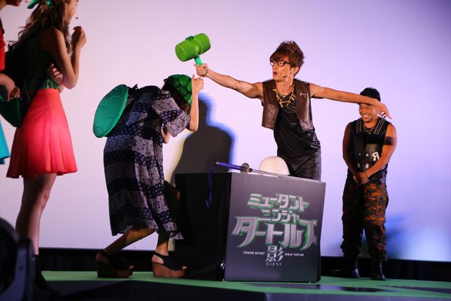 藤田ニコル、亀風ファッションで登場『タートルズ』イベントギャラリー（9枚目）