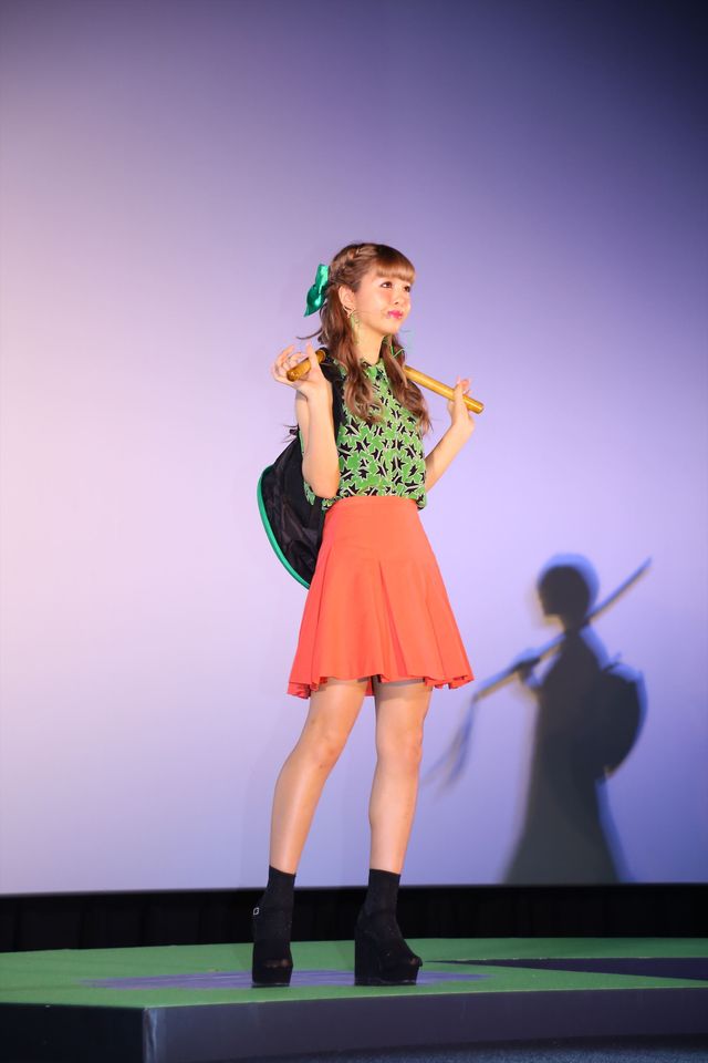 藤田ニコル、亀風ファッションで登場『タートルズ』イベントギャラリー（15枚目）