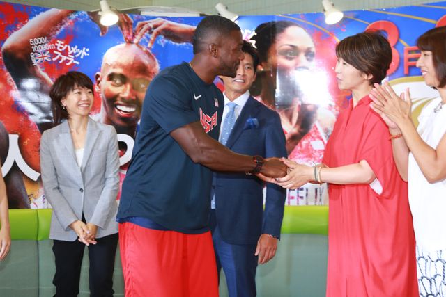 織田裕二、金メダリスト・ジャスティン・ガトリンと対面！フォトギャラリー（2枚目）