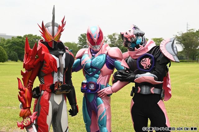 内藤秀一郎が前田拳太郎にエール！「仮面ライダーセイバー」増刊号（3枚目）