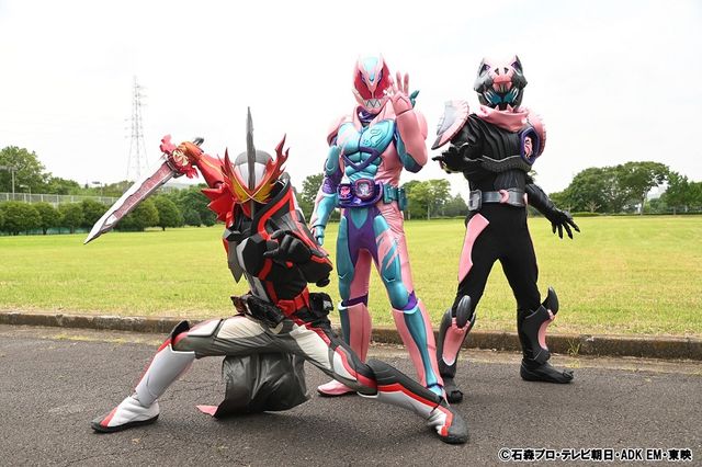 内藤秀一郎が前田拳太郎にエール！「仮面ライダーセイバー」増刊号（4枚目）