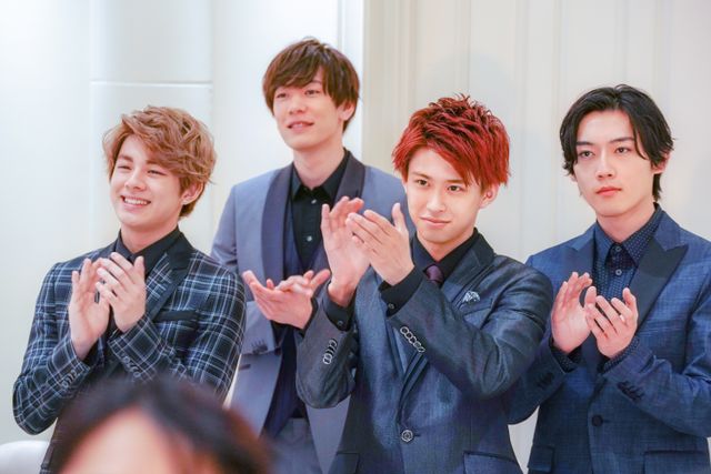 最高の組み合わせ！片寄涼太と橋本環奈とクマのぬいぐるみ『午前0時、キスしに来てよ』（7枚目）