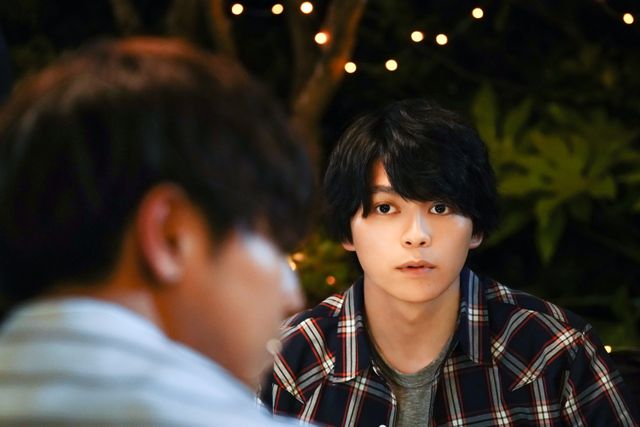 最高の組み合わせ！片寄涼太と橋本環奈とクマのぬいぐるみ『午前0時、キスしに来てよ』（12枚目）