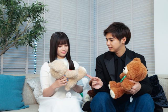 最高の組み合わせ！片寄涼太と橋本環奈とクマのぬいぐるみ『午前0時、キスしに来てよ』（17枚目）