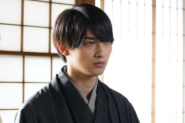 横浜流星の凛々しい表情！「私たちはどうかしている」第2話場面カット（4枚目）