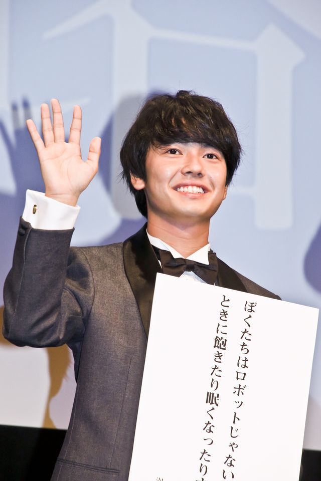 水川あさみ、浅香航大、寄川歌太、萩原慎一郎さんの短歌集からお気に入りの一首を発表（4枚目）
