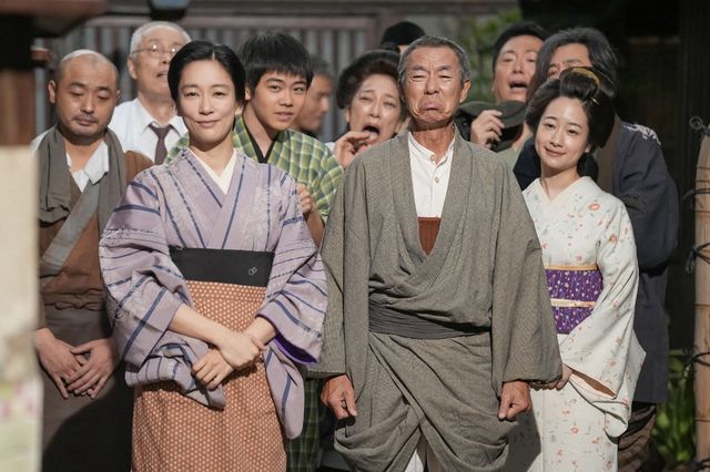 スズ子を見送り…「ブギウギ」第26回の場面写真：フォトギャラリー