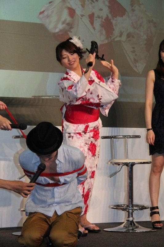 『ナナとカオル 第2章』イベントで主演の青野未来がムチ打ち初挑戦！　「わたしがSかMか自分でも知りたい」　画像ギャラリー（6枚目）