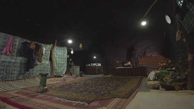 日本初撮影！2,000年以上続くメイマンドの洞窟住居（4枚目）