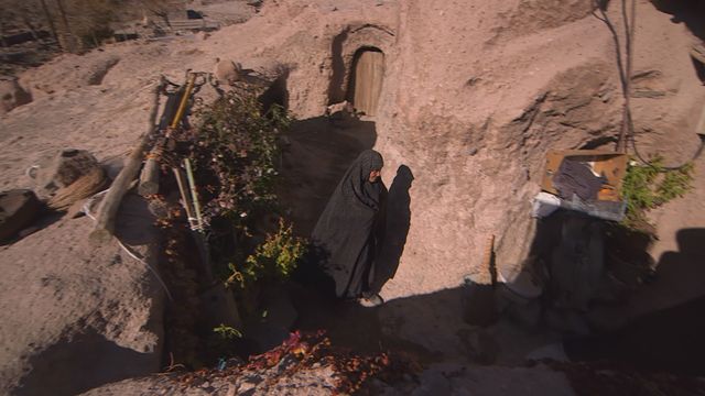 日本初撮影！2,000年以上続くメイマンドの洞窟住居（6枚目）