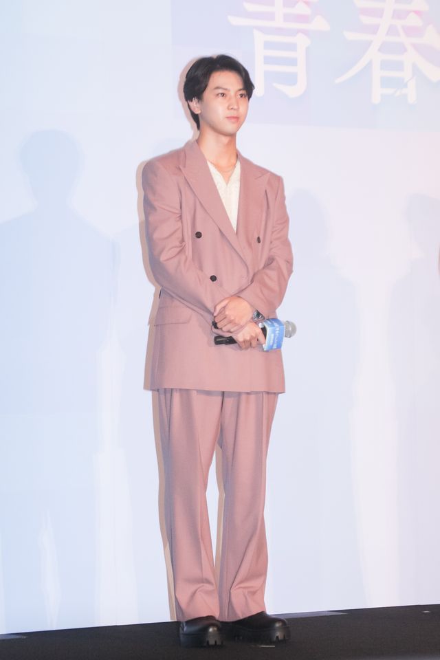 IMP.佐藤新、メガネルックで渡邉美穂らと登壇！『青春ゲシュタルト崩壊』初日舞台挨拶（9枚目）