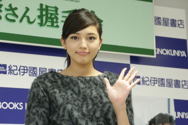 川口春奈、10代最後のカレンダーは「大人っぽく」フォトギャラリー（3枚目）