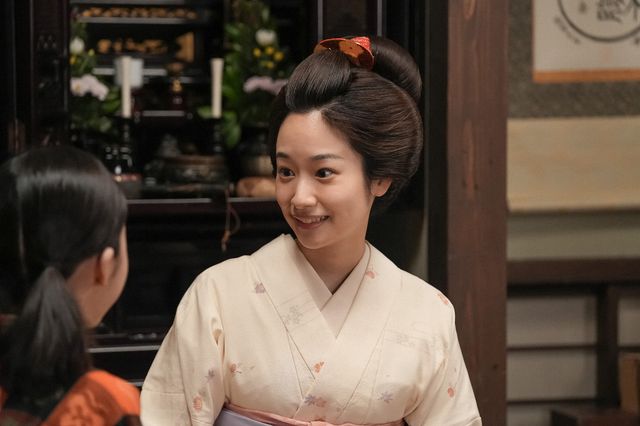 鈴子の親友・タイ子（藤間爽子）「ブギウギ」第12回の場面写真：フォトギャラリー