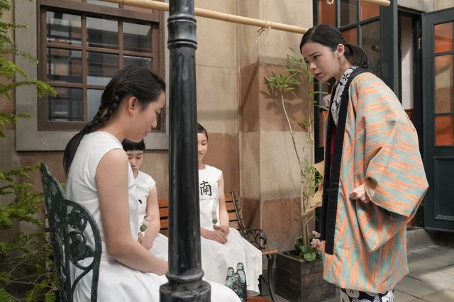 鈴子の親友・タイ子（藤間爽子）「ブギウギ」第12回の場面写真（5枚目）