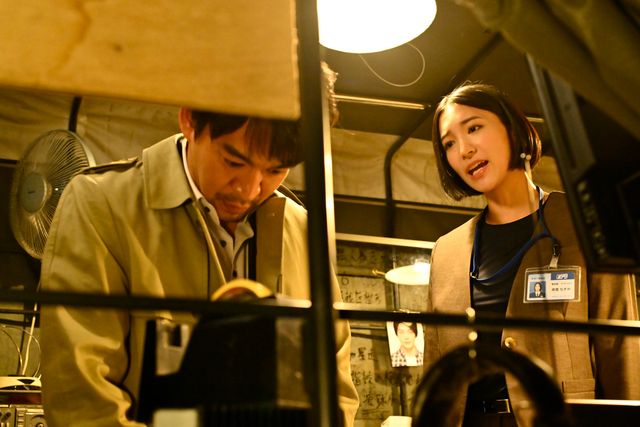 国民的タレント・ねむが警官服姿に！「仮面ライダーゼッツ」第2話場面カット（4枚目）