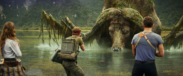 巨大生物が多数登場！『キングコング：髑髏島の巨神』（3枚目）