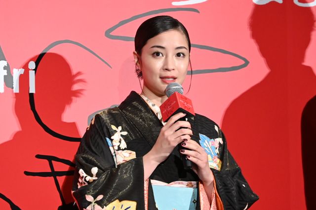 広瀬すず、しっとり和装姿！木戸大聖＆岡田将生と登壇『ゆきてかへらぬ』完成披露：フォトギャラリー