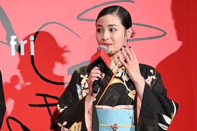 広瀬すず、しっとり和装姿！木戸大聖＆岡田将生と登壇『ゆきてかへらぬ』完成披露（14枚目）